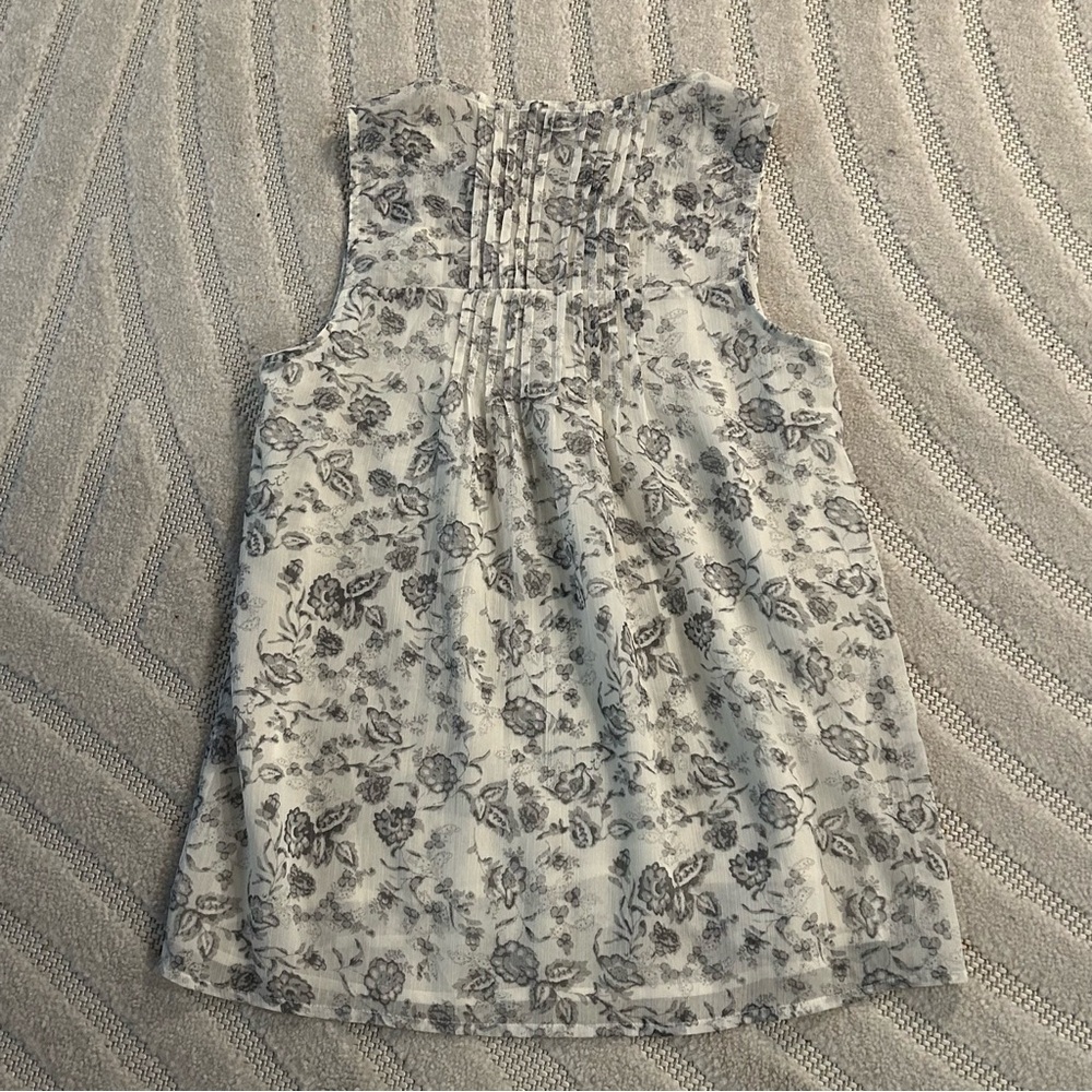 Lucky Brand Floral Boho Black and White Sleeveless V-Neck Blouse - XS - Picture 4 of 8